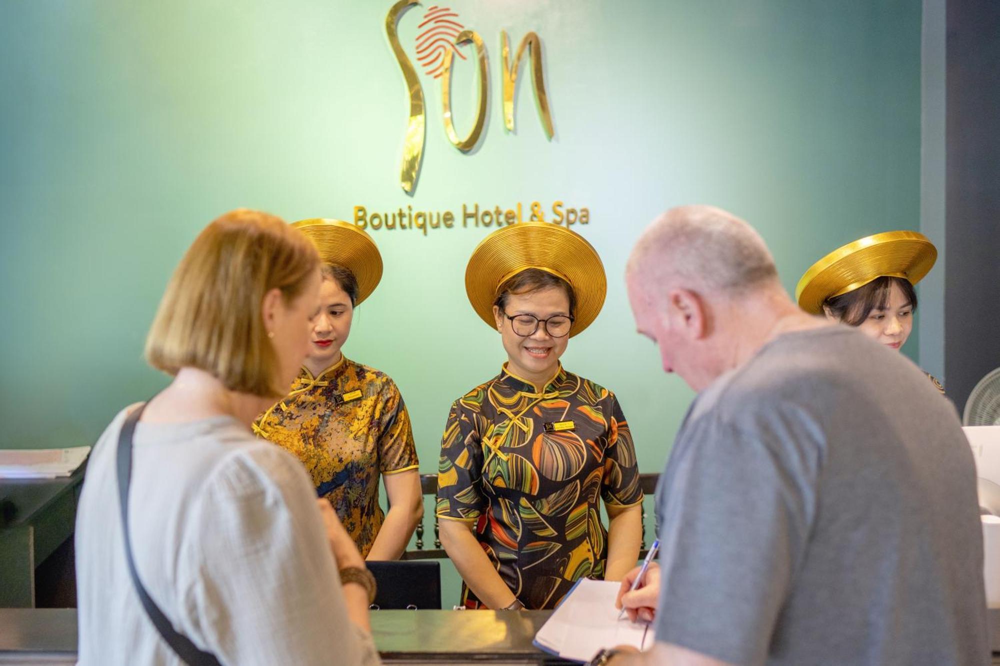 Son Hoi An Boutique Hotel & Spa 외부 사진 Reception at the hotel